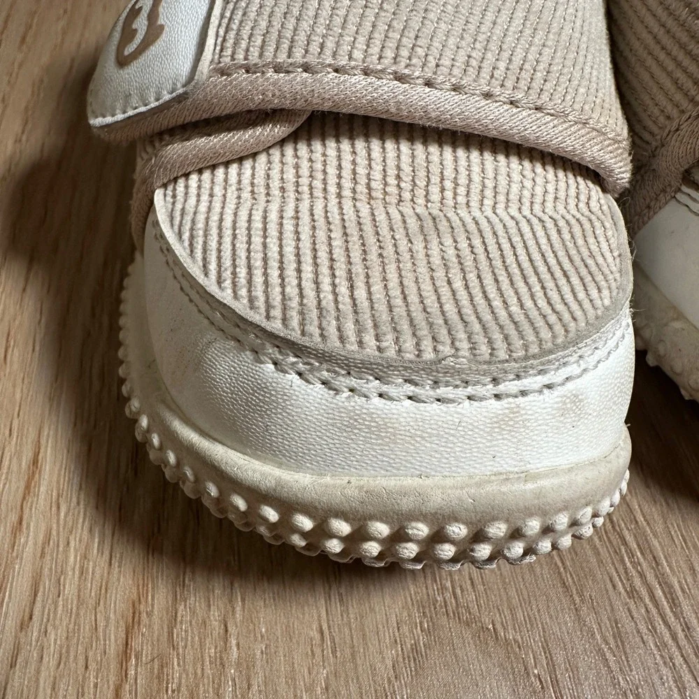 BMCITYBM Baby First Walker Sneaker Beige Corduroy Hook Loop Strap Sz 6.5 Toddler